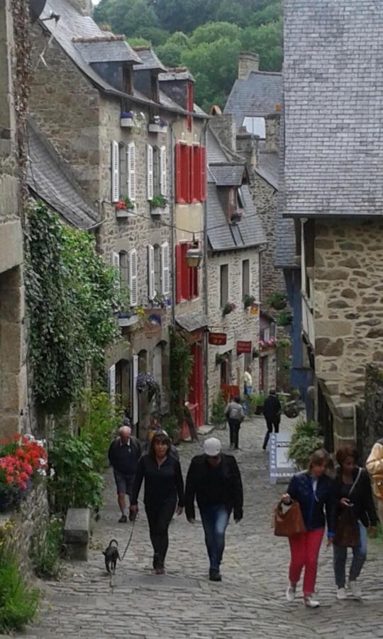 Val Cocherel - Hôtel Le Challonge Dinan Exterior foto